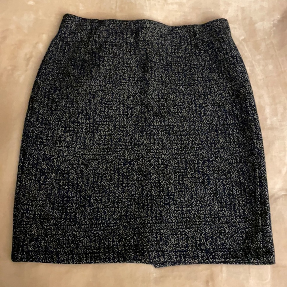 Loft XSP petite tweed skirt! Dark navy color